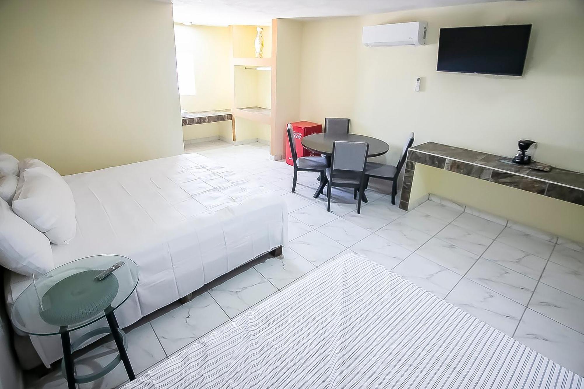 Oyo Hotel Plaza Las Torres, กาโบซานลูกัส ภายนอก รูปภาพ