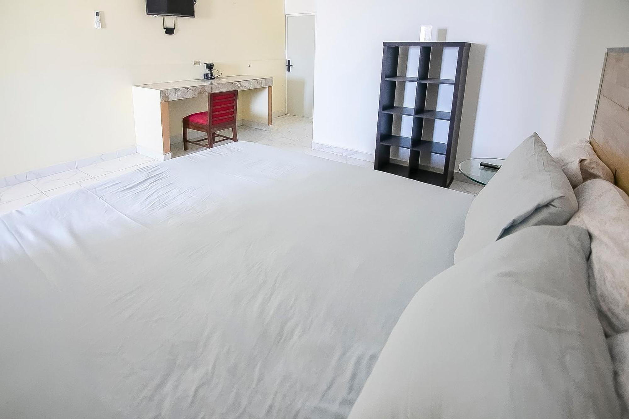 Oyo Hotel Plaza Las Torres, กาโบซานลูกัส ภายนอก รูปภาพ