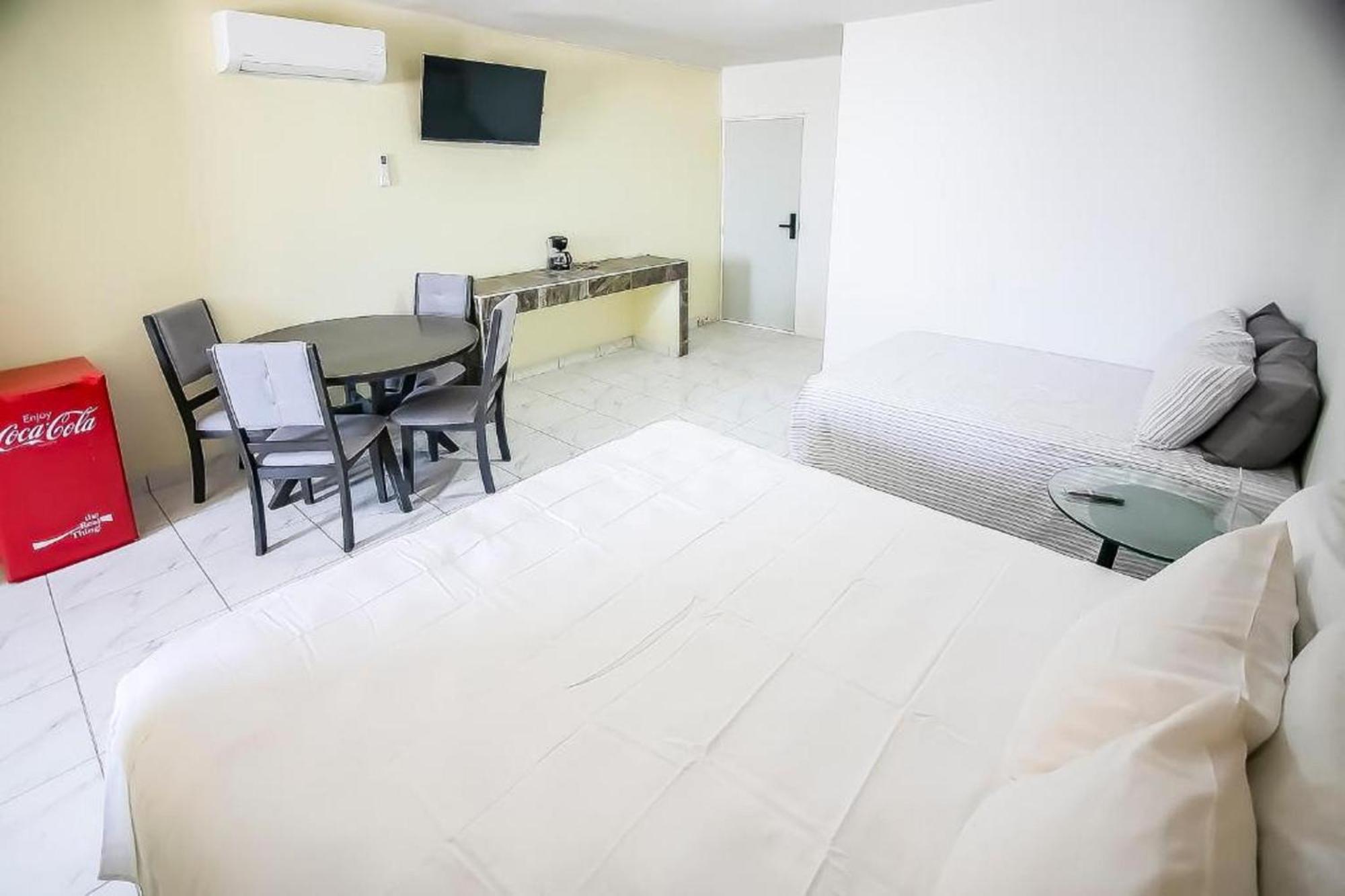 Oyo Hotel Plaza Las Torres, กาโบซานลูกัส ภายนอก รูปภาพ